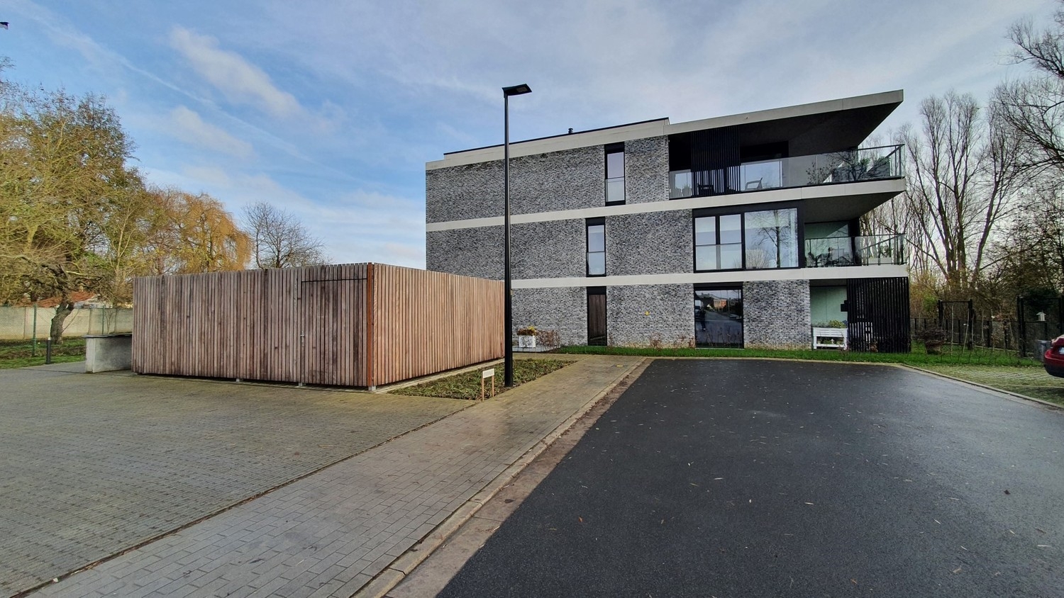 Ruim 3 slaapkamer appartement op eerst verdiep