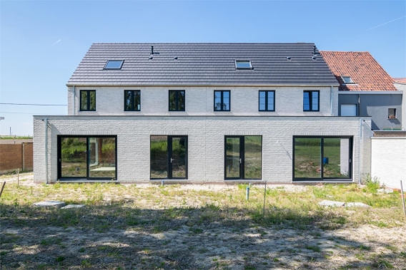 Prachtige pastorijwoning te Ingelmunster